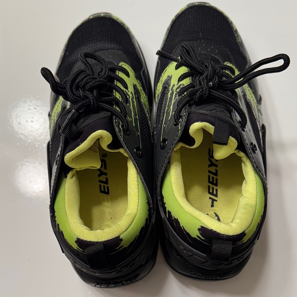 Heelys Black and Neon Green Kids Sneakers